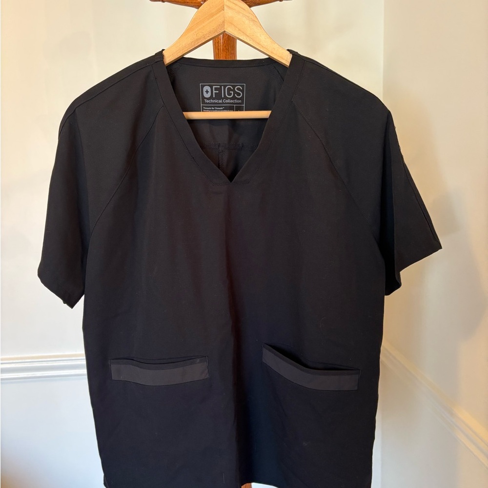 Figs Men's Short Sleeve Black Scrub Top